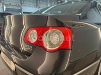 Usado VW Passat Highline 140 CV (102 kW) 2007 Negro Berlina