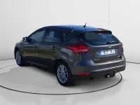 Usado Ford Focus Trend+ 125 CV (91 kW) 2015 Gris Utilitario