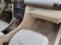 Usado Mercedes C320 Elegance 224 CV (164 kW) 2007 Verde Berlina