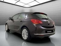 Usado Opel Astra Selective 110 CV (80 kW) 2013 Marrón Utilitario