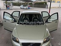 Usado Volvo S40 Momentum 136 CV (100 kW) 2005 Amarillo Berlina