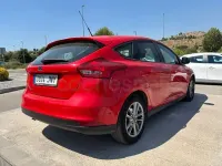 Usado Ford Focus Trend 120 CV (88 kW) 2016 Rojo Berlina
