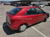 Usado Citroën Xsara Exclusive 90 CV (66 kW) 2000 Rojo Berlina