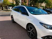 Usado Toyota Auris Hybrid 136 CV (100 kW) 2017 Blanco Familiar