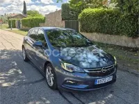 Usado Opel Astra Dynamic 160 CV (117 kW) 2016 Azul Berlina