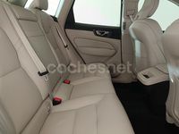 Usado Volvo XC60 Momentum 2021 SUV