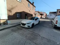 Usado Mazda 3 Luxury 150 CV (110 kW) 2015 Blanco Berlina