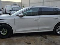 Usado Skoda Octavia 110 CV (80 kW) 2022 Blanco Familiar