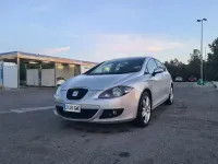 Usado Seat Leon Sport 140 CV (102 kW) 2010 Gris / plata Utilitario