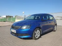 Usado Skoda Fabia Style 95 CV (69 kW) 2018 Azul Berlina