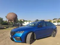 Usado Skoda Octavia RS 245 CV (180 kW) 2024 Azul Familiar