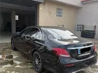 Usado Mercedes E220 194 CV (142 kW) 2017 Negro Berlina