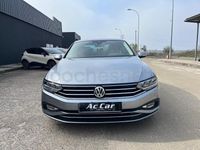 Usado VW Passat Executive 120 CV (88 kW) 2020 Gris / plata Berlina