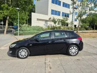 Usado Opel Astra Enjoy 115 CV (84 kW) 2010 Negro Berlina