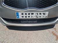 Usado Kia Carens 136 CV (100 kW) 2015 Gris / plata Monovolumen