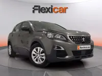 Usado Peugeot 3008 Active 131 CV (96 kW) 2019 Gris SUV