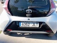 Usado Toyota Aygo X-clusiv 69 CV (50 kW) 2016 Gris / plata Utilitario