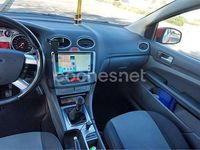 Usado Ford Focus Trend 90 CV (66 kW) 2008 Rojo Berlina