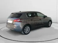 Usado Peugeot 308 Allure 130 CV (95 kW) 2021 Gris / plata Berlina