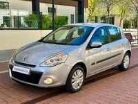 Usado Renault Clio II Expression 75 CV (55 kW) 2011 Gris / plata Berlina