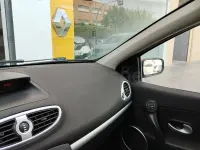 Usado Renault Clio II 100 CV (73 kW) 2008 Rojo Berlina