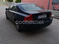 Usado Volvo S60 Momentum 163 CV (119 kW) 2004 Azul Berlina