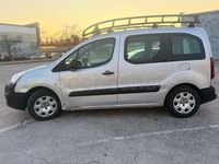 Usado Peugeot Partner Tepee Style 100 CV (73 kW) 2016 Gris / plata Monovolumen