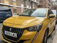 Usado Peugeot 208 Active 100 CV (73 kW) 2020 Amarillo Utilitario