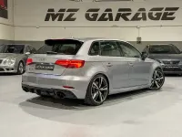 Usado Audi RS3 Exclusive 400 CV (294 kW) 2018 Gris / plata Berlina