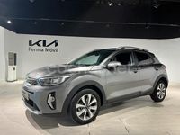Usado Kia Stonic 100 CV (73 kW) 2025 Gris / plata SUV
