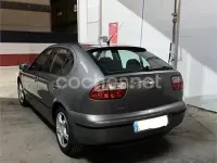 Usado Seat Leon Sport 105 CV (77 kW) 2002 Gris / plata Utilitario