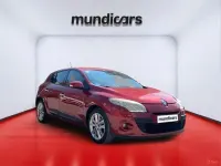 Usado Renault Mégane III Dynamique 140 CV (102 kW) 2010 Rojo Utilitario