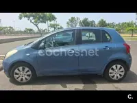 Usado Toyota Yaris 87 CV (63 kW) 2006 Azul Berlina