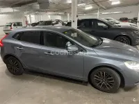 Usado Volvo V40 Momentum 122 CV (89 kW) 2018 Gris / plata Berlina