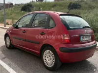 Usado Citroën C3 70 CV (51 kW) 2005 Rojo Berlina
