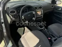 Usado Ford Focus Trend 90 CV (66 kW) 2005 Azul Berlina