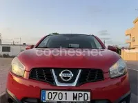 Usado Nissan Qashqai Tekna 140 CV (102 kW) 2013 Rojo SUV