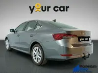 Usado Skoda Octavia Selection 150 CV (110 kW) 2023 Gris / plata Berlina