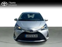 Usado Toyota Yaris Hybrid Active 100 CV (73 kW) 2018 Gris Utilitario