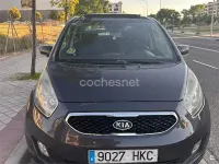 Usado Kia Venga 128 CV (94 kW) 2012 Gris / plata Utilitario