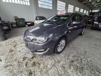 Usado Opel Astra Selective 131 CV (96 kW) 2014 Marrón Berlina