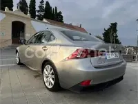 Usado Lexus IS300h Executive Line 223 CV (164 kW) 2016 Gris / plata Berlina