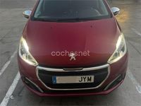 Usado Peugeot 208 Active 82 CV (60 kW) 2017 Granate Utilitario