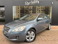 Usado Kia Ceed 90 CV (66 kW) 2007 Azul Utilitario
