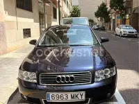 Usado Audi A4 150 CV (110 kW) 2003 Azul Familiar