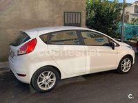 Usado Ford Fiesta Trend 100 CV (73 kW) 2016 Blanco Berlina