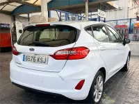 Usado Ford Fiesta Trend 85 CV (62 kW) 2018 Blanco Utilitario