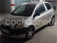 Usado Toyota Yaris Luna 68 CV (50 kW) 2001 Gris / plata Berlina