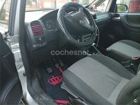 Usado Opel Zafira 125 CV (91 kW) 2004 Gris / plata Monovolumen