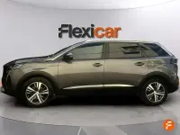 Usado Peugeot 5008 Allure 130 CV (95 kW) 2024 Gris SUV